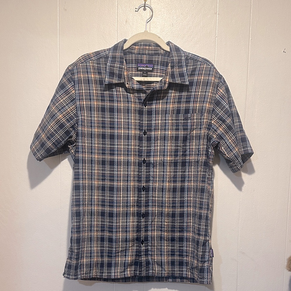 Men’s Patagonia size‎ M short sleeve top